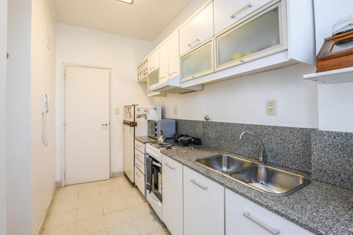 Imagen 4 de 15 de Departamento De 2 Dormitorios Amueblado En Venta Con Cochera Centro Rosario