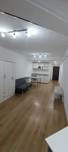 Monoambiente En 3er Piso Con A/c, Cocina, Baño, Placard, Sillón, Mesa Comedor Y Rack Tv. Seguridad 24hs. Acceso A Terraza Con Parrilla, Gym, Pileta Y Lavadero. 700 Metros Del Obelisco 800 Metros De Av