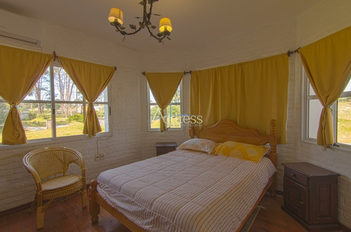 Casa En La Arbolada, Punta Del Este- Ref: 3074