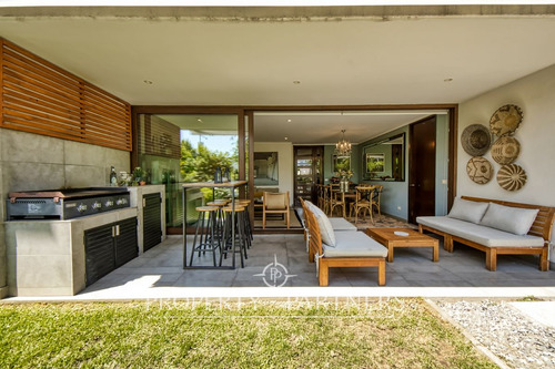 Excelente Departamento Con Jardín