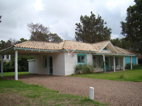 Imagen 2 de 26 de Casa, 3 Dorm Y Dep, Punta Del Este, La Barra, Laguna Blanca, Venta Y Alquiler- Ref: 376