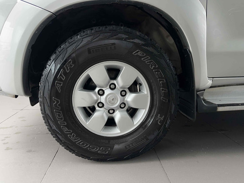 Toyota Hilux 3.0 SRV 4X4 CD 16V TURBO INTERCOOLER DIESEL 4P AUTOMĂTICO