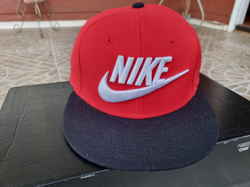 Gorra Nike Snapback Roja Adultos