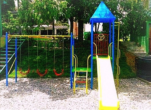 Parque Infantil Con Techo Y Tobogán Plástico Recto