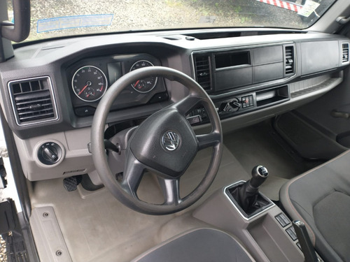 Imagem 6 de 14 de Volkswagen Express Ano 2019 Baú Carga Seca Facchini