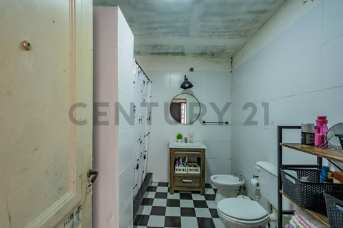 Casa De 3 Ambientes Con Jardín, Patio Y Terraza Lote Propio En Sarandí