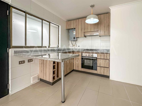 Casa En Venta De 3 Dorm. En Concepción