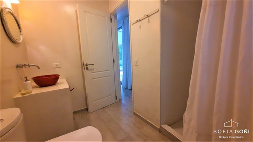 Imagen 13 de 20 de Venta Costa Esmeralda - Casa Con Deck De Madera Y Pileta