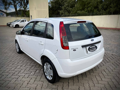 Imagem 4 de 12 de Ford Fiesta 1.0 Rocam Se 8v Flex 4p Manual