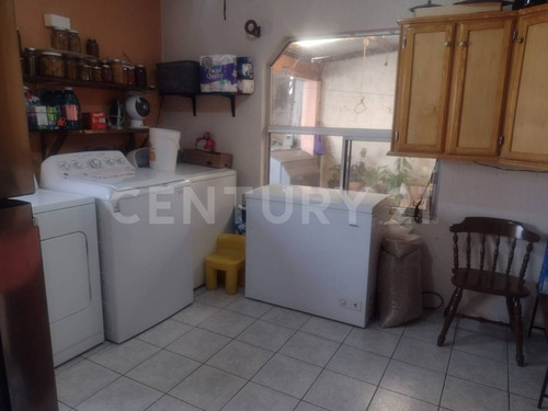 -se Vende Casa En Col. Burocrata En Cd. Cuauhtemoc, Chih
