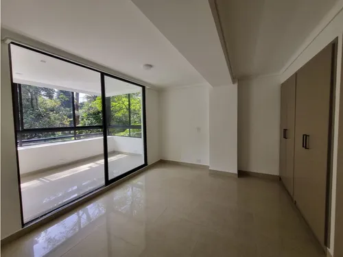 Amplio Y Cómodo Apartamento En Venta En Los Balsos