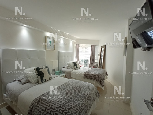 Apartamento En Brava, 2 Dormitorios Y Dependencia De Servicio - Ref: 4720