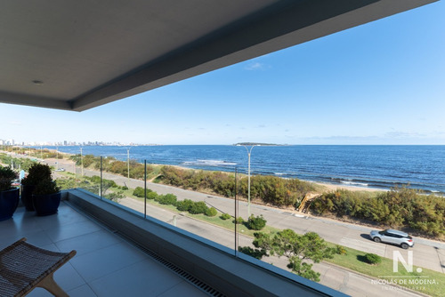 Departamento Penthouse Frente Al Mar En Playa Mansa Punta Del Este