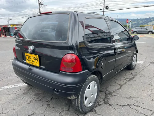 Renault Twingo Authentique 1.2cc MT