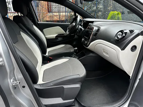 Renault Captur 2.0 Intens Automática