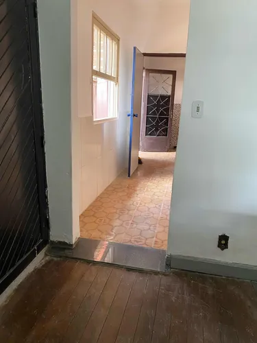Alugo Casa De Três Cómodos
