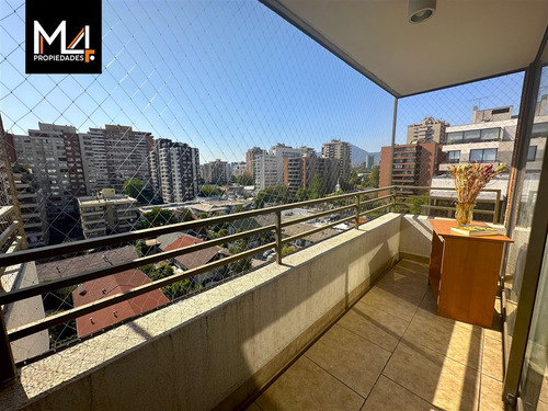 Amplio Departamento De 4 Dorm. En Calle Tranquila