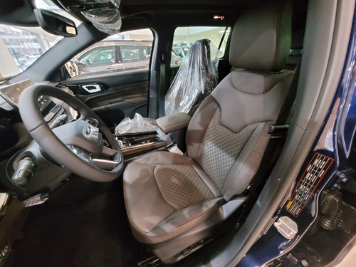 Imagen 12 de 17 de Jeep Commander Overland 2023 0km