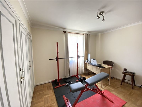 Casa En Venta De 3 Dorm. En Las Condes