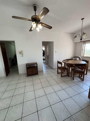 Departamento 50 M2 Cubiertos Con Balcon Cocina Separada Impecable