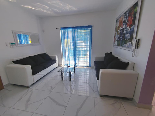 Se Renta / Alquila Apartamento Amueblado En Santiago, Res. Blue Amber, Primer Piso