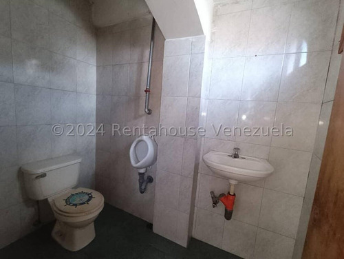 Yonny Silva Rentahouse Vende Excelente Edificio En Valle Arriba Guatire Rcys 24-23134