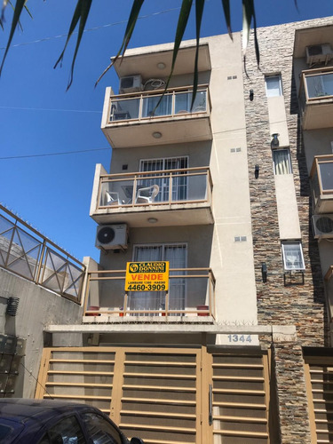 Monoambiente Al Frente Con Cochera Y Balcon