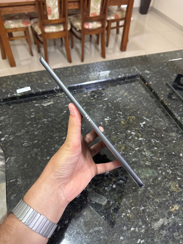 Apple Ipad De 10.2 Wi-fi 32gb Cinza-espacial (8a Geração) Preto (Usado)