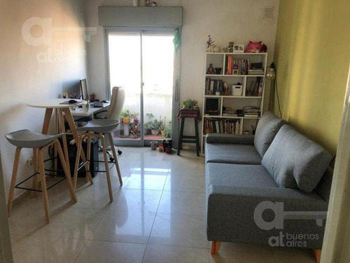 Departamento 2 Ambientes Con Balcón - Mataderos