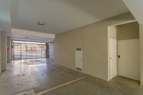 Cocheras En Venta En Parque Chacabuco.