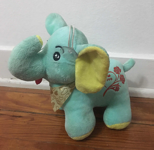 Peluche Elefante Con Sopapa 20 Cm