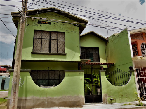 Venta De Amplia Casa En La Col. San Roque, Salamanca, Gto 