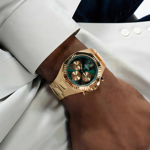 Reloj Para Hombre Guess Equity Color Dorado GW0703G2 Correa Dorado Bisel Dorado Fondo Verde