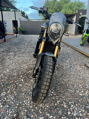 Benelli Leoncino 800 Trail
