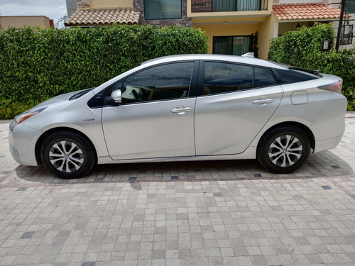Imagen 2 de 12 de Toyota Prius 2016 Base 1.8