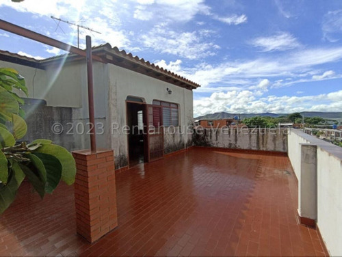 Milagros Inmuebles Edificio Venta Barquisimeto Lara Zona Oeste Economica Residencial Economico Comercial Código Inmobiliaria Rent-a-house 24-16570
