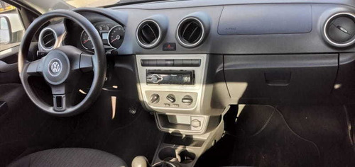 Imagem 8 de 10 de Volkswagen Voyage City 1.6 2014
