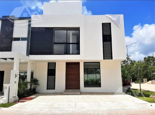 Casa En  Venta En Arbolada Cancun N-tcs6888