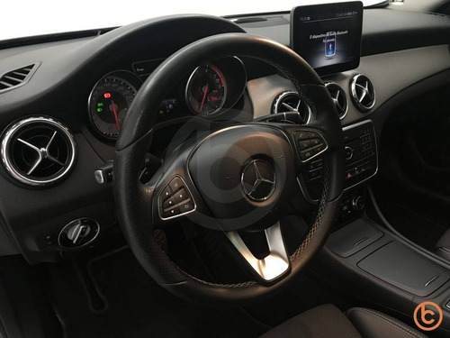 Imagem 9 de 15 de Mercedes-benz Gla 200 1.6 Cgi Enduro 16v Turbo Flex 4p