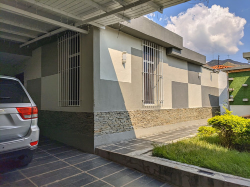 En Venta Casa Moderna  En El Trigal Norte Valencia En Calle Cerrada Ab