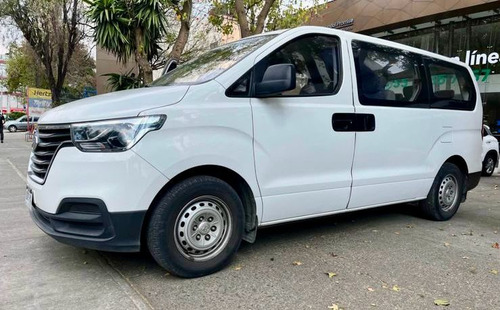 Hyundai Starex 2.4 12 Pasajeros Mt