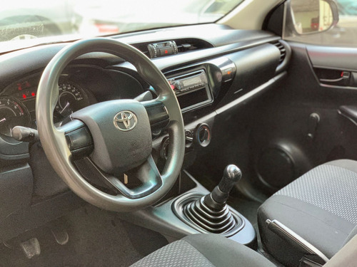 Imagen 10 de 12 de Toyota Hilux 2017 Cabina Regular Std