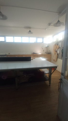 Estupendo Taller Confección O Comoda Casa Particular