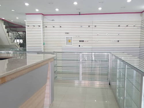Imagen 6 de 30 de Para Oportunidad De Negocio, Local Comercial En Venta, Ubicado En Torre Venaragua, Calle Santos Michelena