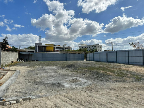 Alquiler De Terreno Próximo A La Av. Monumental