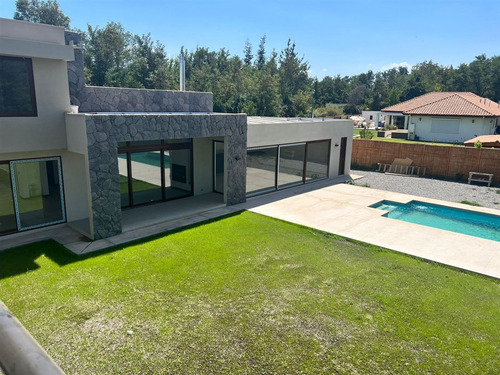 Casa Nueva En Venta 5d 5b En Condominio Requínoa