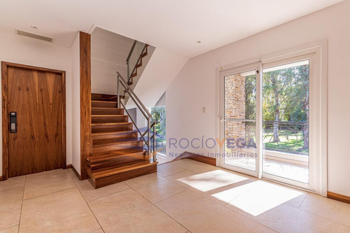 Imagen 14 de 30 de Hermosa Casa En Campos De Álvarez