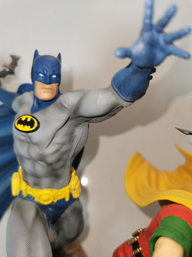 Batman And Robin - Art Scale 1/10 - Iron Studios - Impecável (Usado)