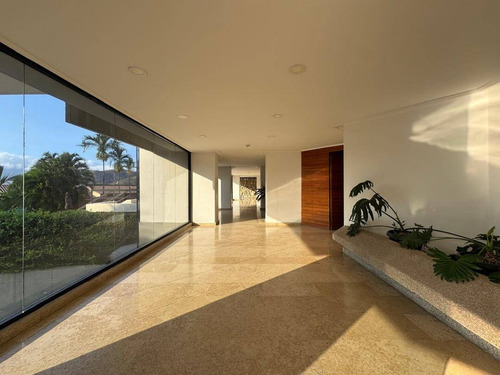 Venta De Apartamento, Altos De Guataparo, Edificio La Defense Cod 271147