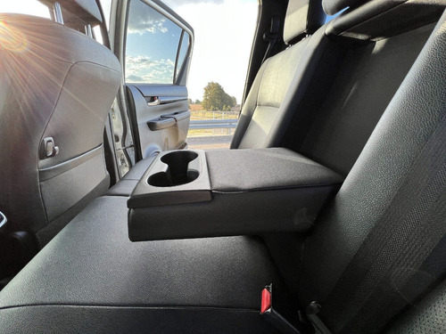 Imagen 12 de 15 de Toyota Hilux 2.8 Cd Srx 177cv 4x2